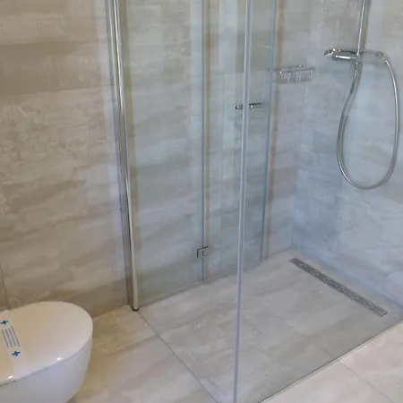 Luxury - Hadrie D