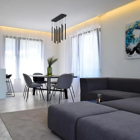 Luxury - Hadrie D