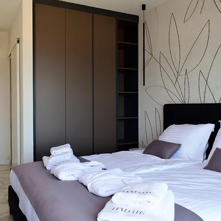 Luxury - Hadrie D *